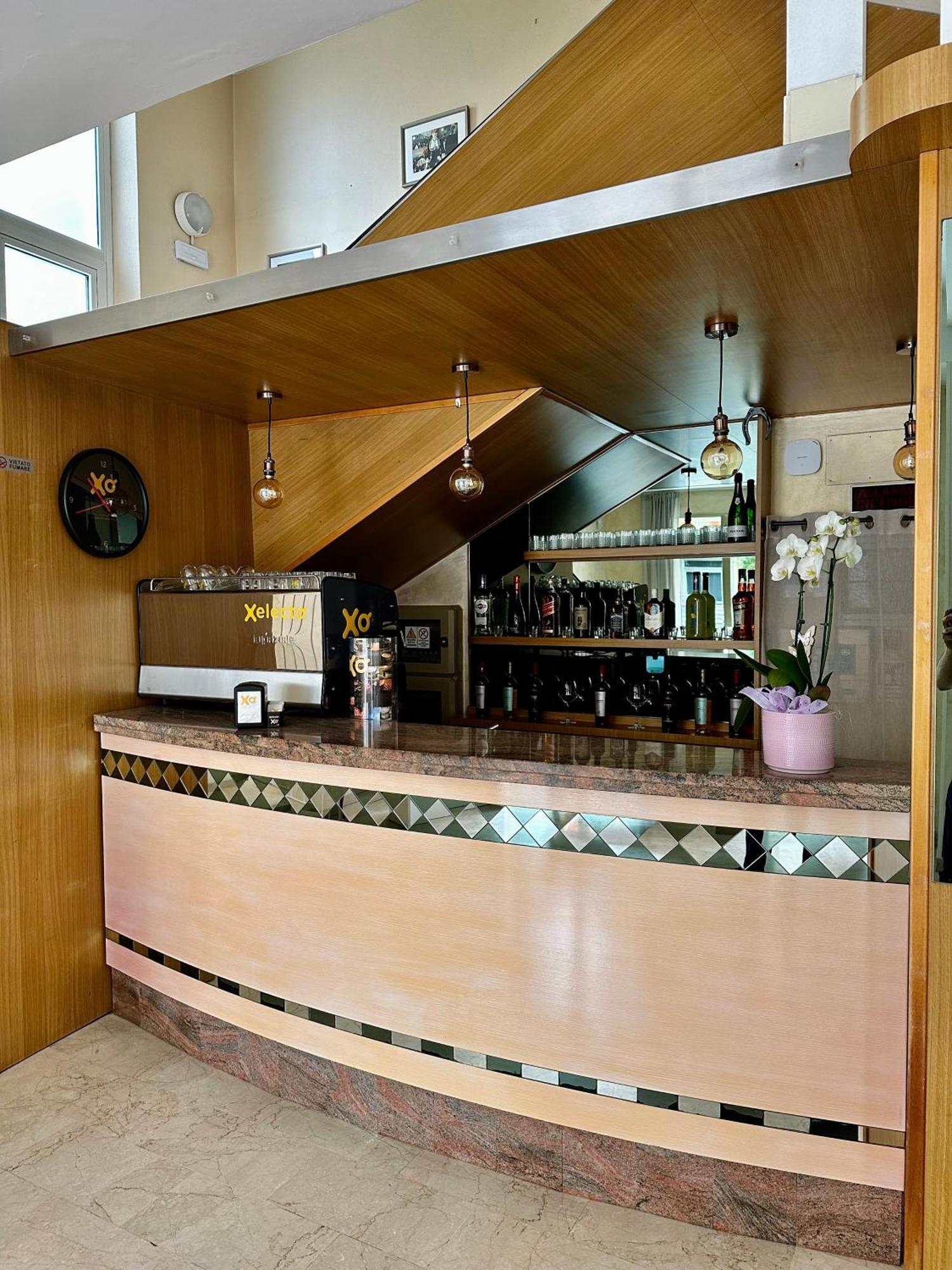 Hotel Enna Ріміні Екстер'єр фото