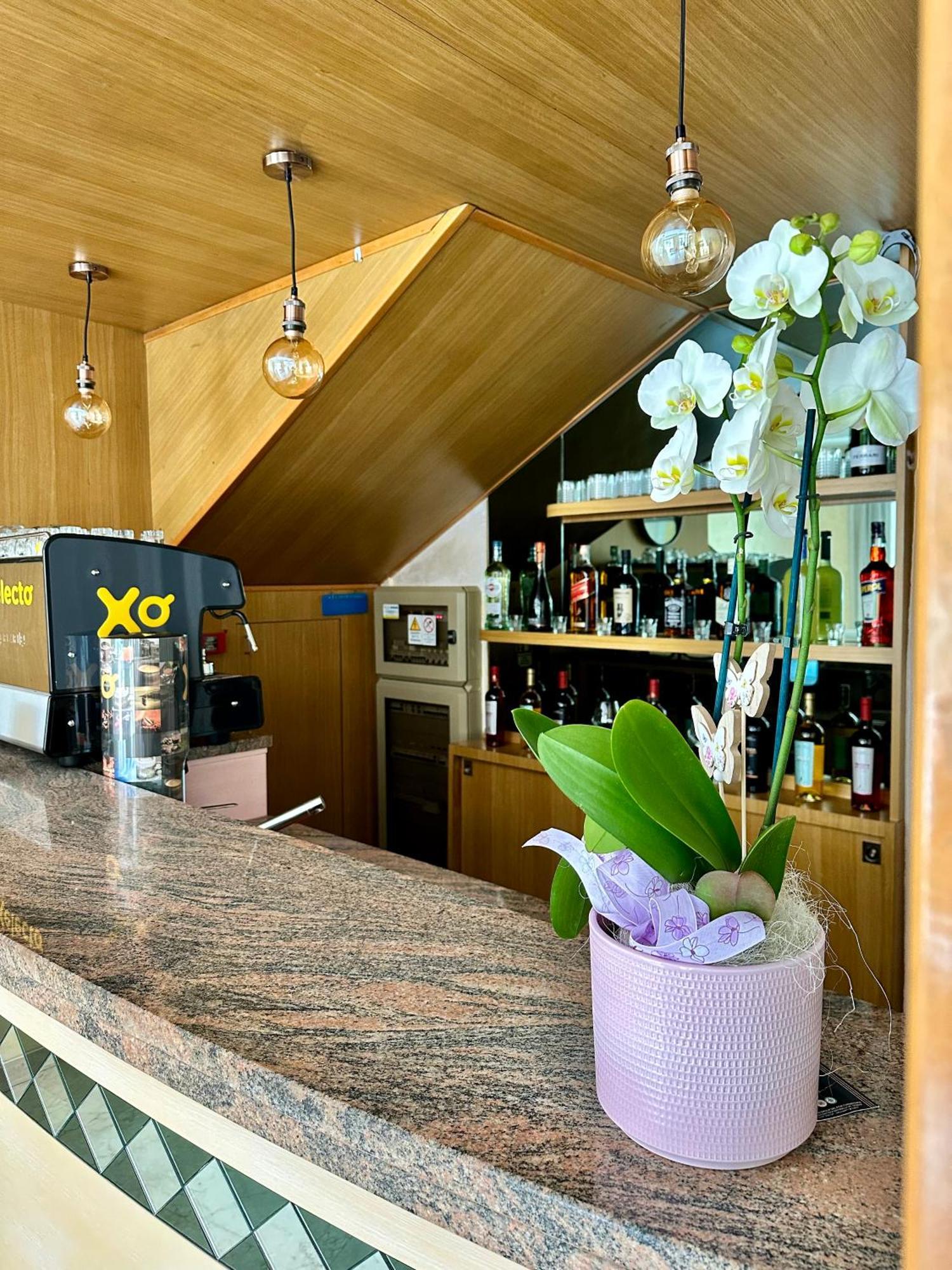 Hotel Enna Ріміні Екстер'єр фото