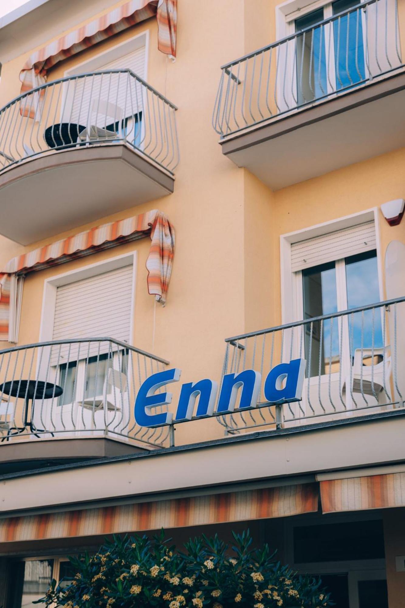 Hotel Enna Ріміні Екстер'єр фото